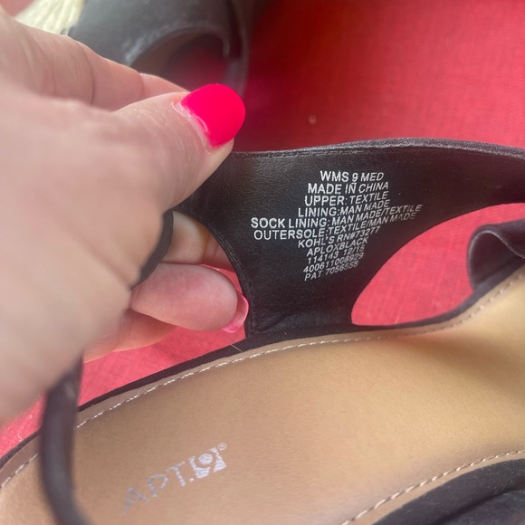 Sandals - Picture 4 of 4